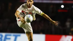 Calleri, atacante do São Paulo em partida pelo campeonato brasileiro (Foto: Rubens Chiri e Paulo Pinto/Saopaulofc.net)