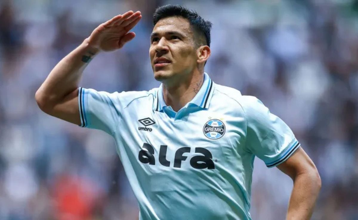 Torcida do Grêmio perde a paciência com Balbuena e Wagner Leonardo: “Não temos zaga”