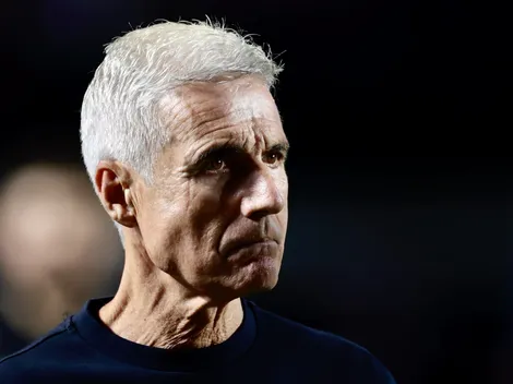 Luís Castro assume erro após derrota