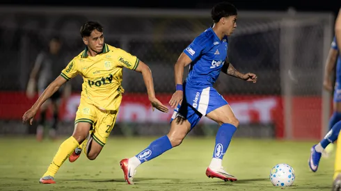Kaio Jorge, jogador do Cruzeiro, durante partida contra o Mirassol no estadio Jose Maria de Campos Maia pelo campeonato Brasileiro A 2026. Foto: Vinicius Silva/AGIF
