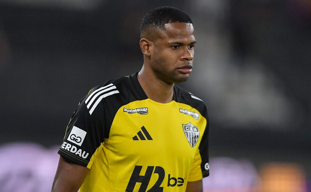 Jorge Sampaoli dá prazo sobre utilização de Júnior Santos no Atlético-MG: “Está treinando e já está à disposição”