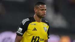 Junior Santos jogador do Atlético-MG durante aquecimento antes da partida contra o Botafogo no estádio Engenhão pelo campeonato Brasileiro A 2025.