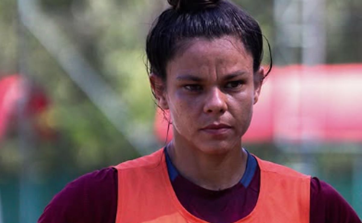 Grêmio anuncia a contratação da zagueira Day Silva, que estava no Monterrey