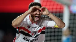 São Paulo estreia novo uniforme com vitória e reforça tradição positiva em lançamentos - Marcello ZambranaAGIF