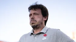 Fernando Diniz segue no Vasco.