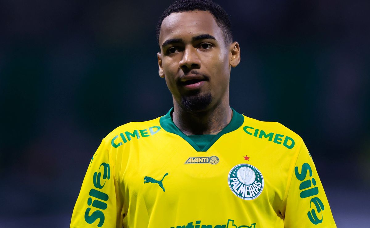 Palmeiras vê Jhon Arias brigar com Allan por vaga e versatilidade do reforço anima Abel Ferreira