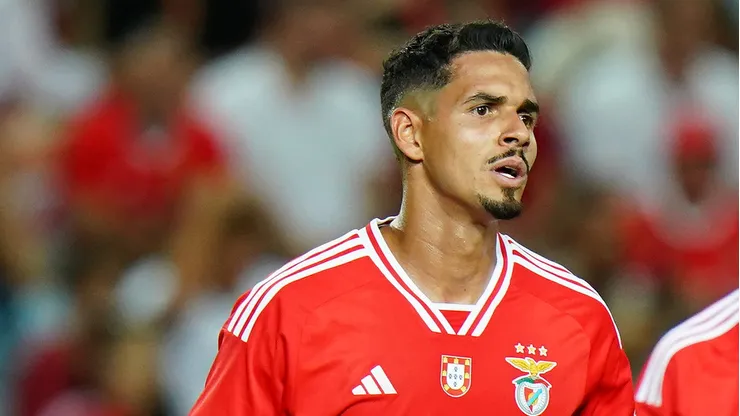 Lucas Veríssimo durante jogo pelo Benfica, clube que ele defendeu no passado.