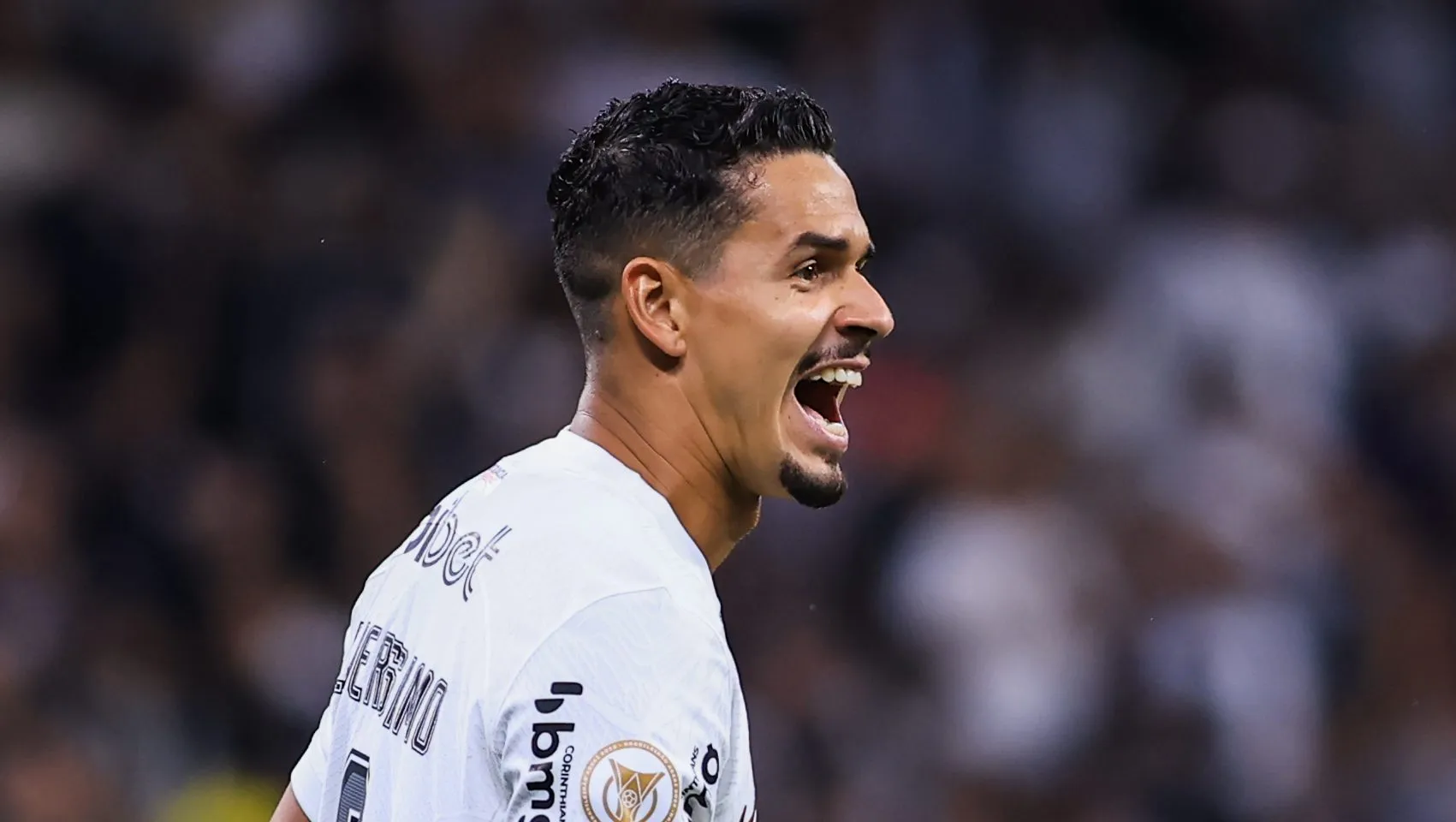 Foto: Marcello Zambrana/AGIF – Veríssimo, ex-Corinthians, não quis se transferir para o Palestra.