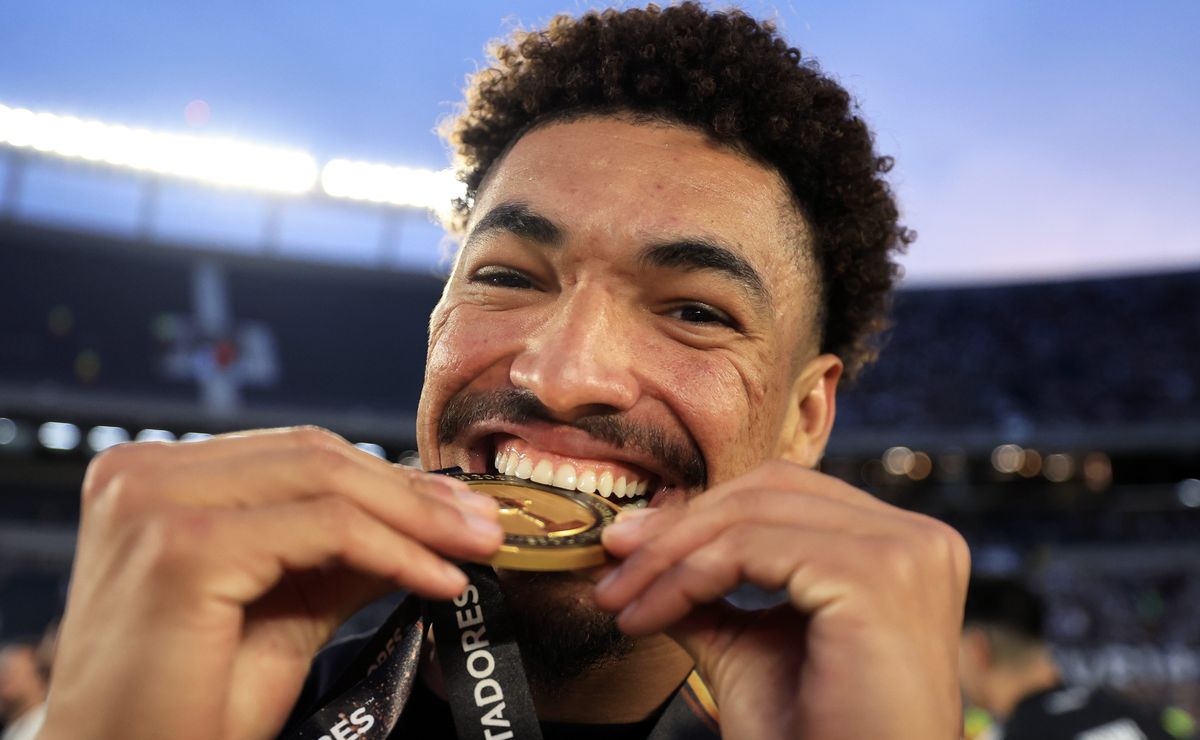 Palmeiras vive impasse por Adryelson e Igor Júlio após negociações complicadas pelo zagueiro Nino