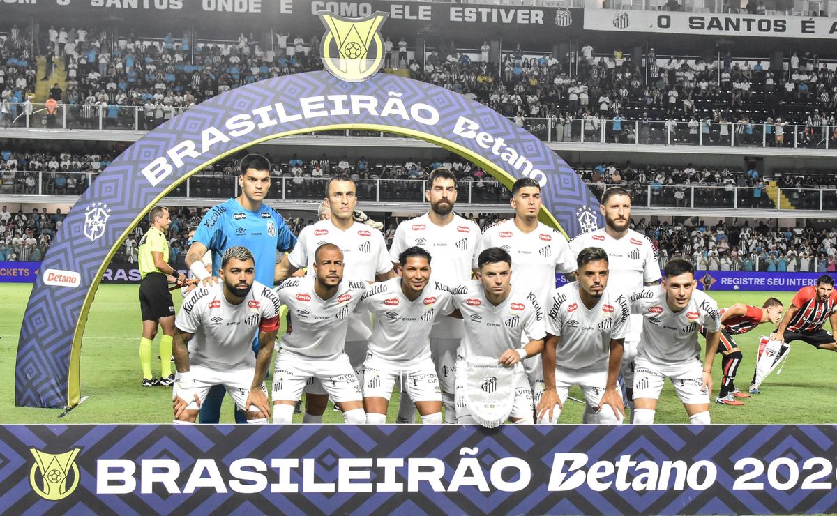 Santos divulga relacionados para partida contra o Athletico-PR e Moisés é novidade no elenco