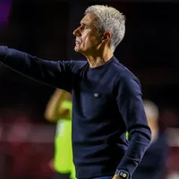 Luís Castro é defendido por jogadores e direção do Grêmio após derrota