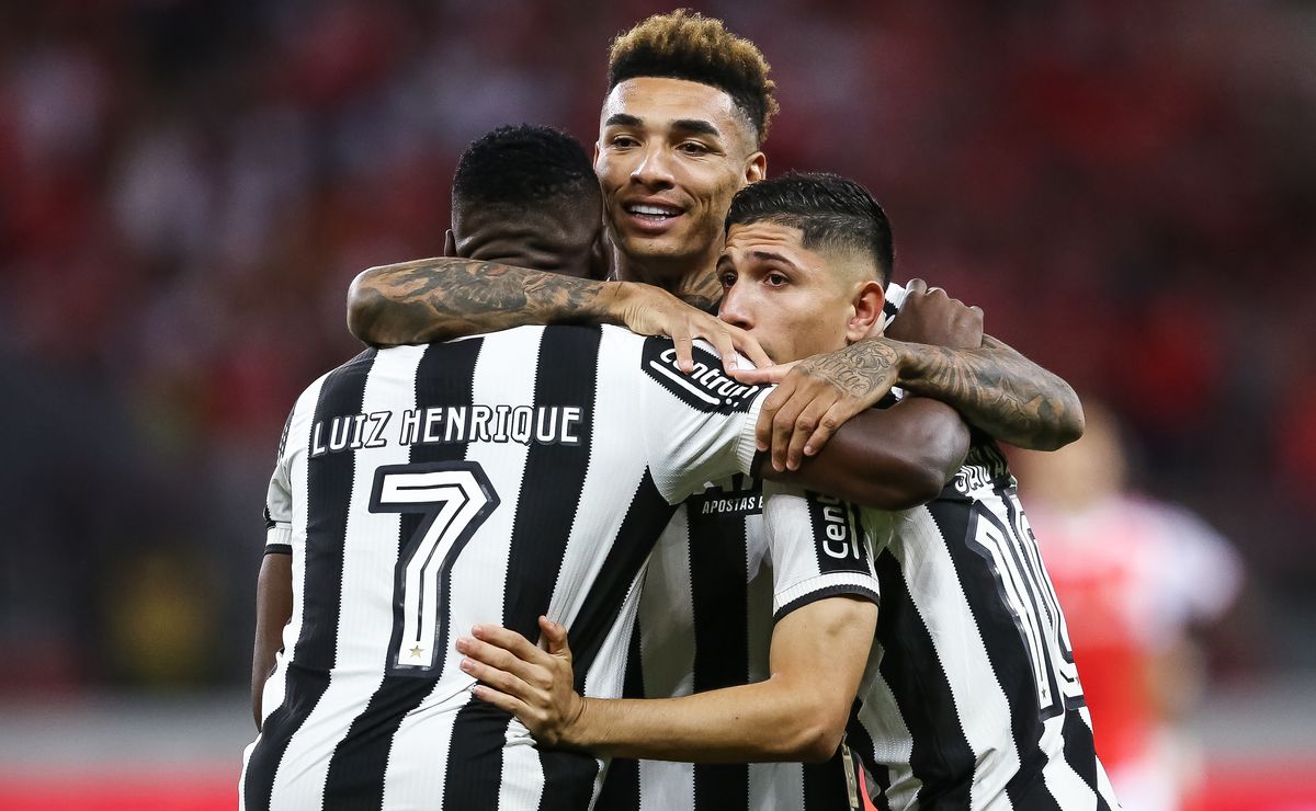 Júlio Miguel Neto crava Igor Jesus no Flamengo como 9 dos sonhos de Filipe Luís que pode chegar  