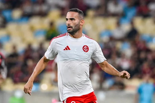 Sem espaço no Colorado, Thiago Maia ainda interessa demais ao Santos para esta janela – Foto: IMAGO /&nbsp;Fotoarena