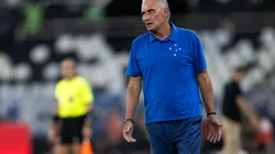 RJ - RIO DE JANEIRO - 29/01/2026 - BRASILEIRO A 2026, BOTAFOGO X CRUZEIRO - Tite tecnico do Cruzeiro durante partida contra o Botafogo no estadio Engenhao pelo campeonato Brasileiro A 2026. Foto: Jorge Rodrigues/AGIF