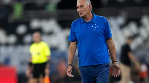 RJ – RIO DE JANEIRO – 29/01/2026 – BRASILEIRO A 2026, BOTAFOGO X CRUZEIRO – Tite tecnico do Cruzeiro durante partida contra o Botafogo no estadio Engenhao pelo campeonato Brasileiro A 2026. Foto: Jorge Rodrigues/AGIF
