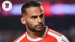 Volante Thiago Maia, do Inter, passou a ser visto como última 'cartada' do Peixe para reforçar a posição de camisa 5 - Foto: IMAGO / Fotoarena