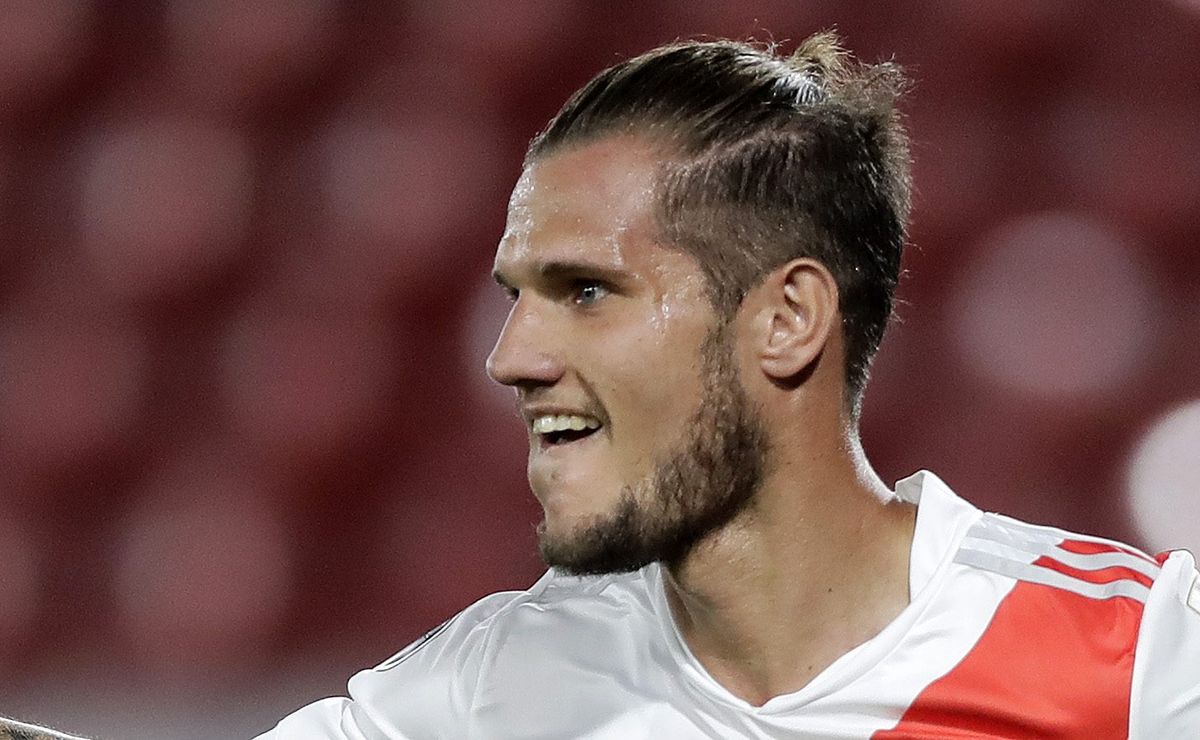 Bruno Zuculini, ex-River Plate, é oferecido ao Santos e Vojvoda avalia contratação do volante argentino