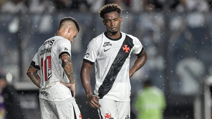 Thiago Mendes jogador do Vasco durante partida contra o Bahia no estadio Sao Januario pelo campeonato Brasileiro A 2026. Foto: Thiago Ribeiro/AGIF