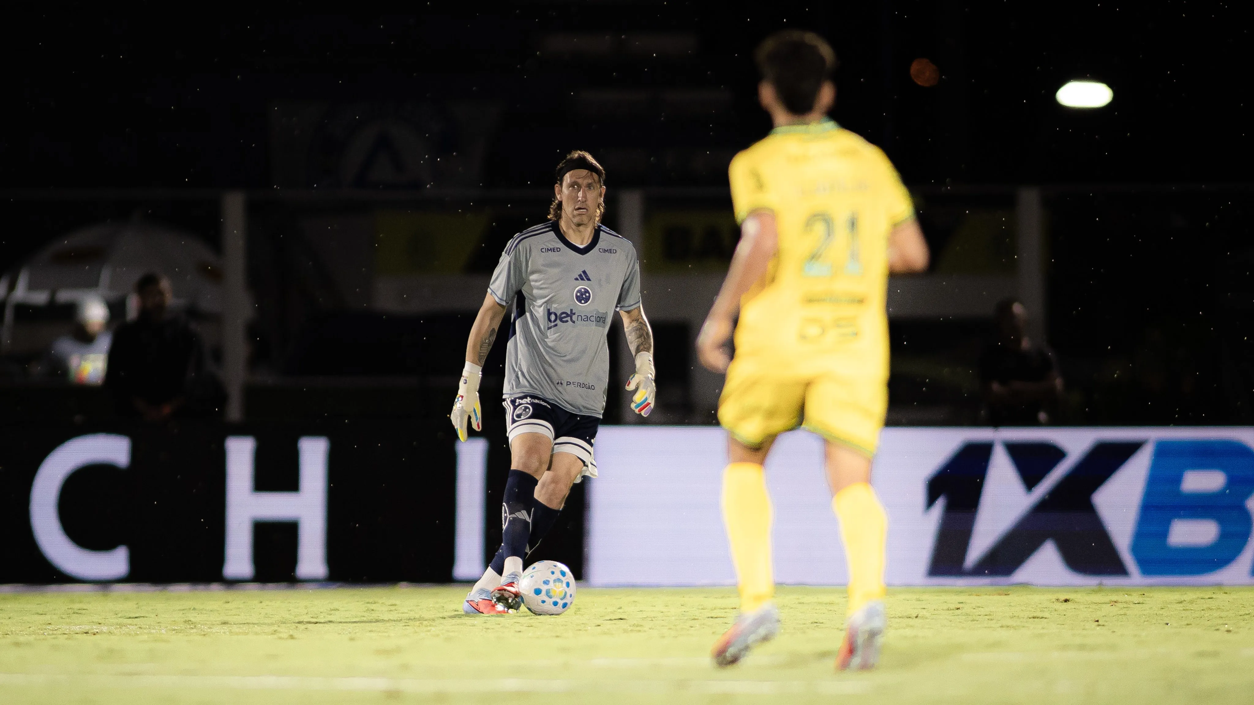 Cassio jogador do Cruzeiro durante partida contra o Mirassol no estadio Jose Maria de Campos Maia pelo campeonato Brasileiro A 2026. Foto: Vinicius Silva/AGIF