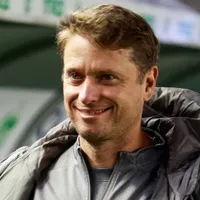 Atlético-MG consulta o técnico Fernando Seabra