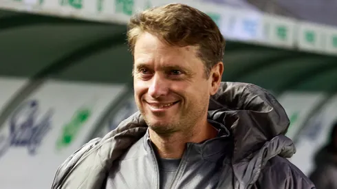 Fernando Seabra recebe contato do Galo. Foto: Luiz Erbes/AGIF