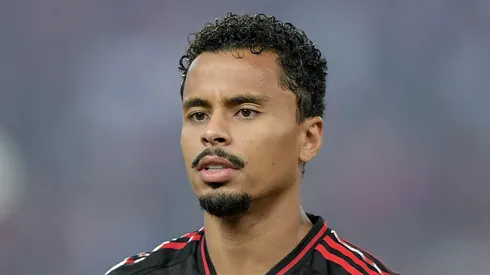 RJ – RIO DE JANEIRO – 10/05/2025 – BRASILEIRO A 2025, FLAMENGO X BAHIA – Allan jogador do Flamengo durante partida contra o Bahia no estadio Maracana pelo campeonato Brasileiro A 2025. Foto: Thiago Ribeiro/AGIF