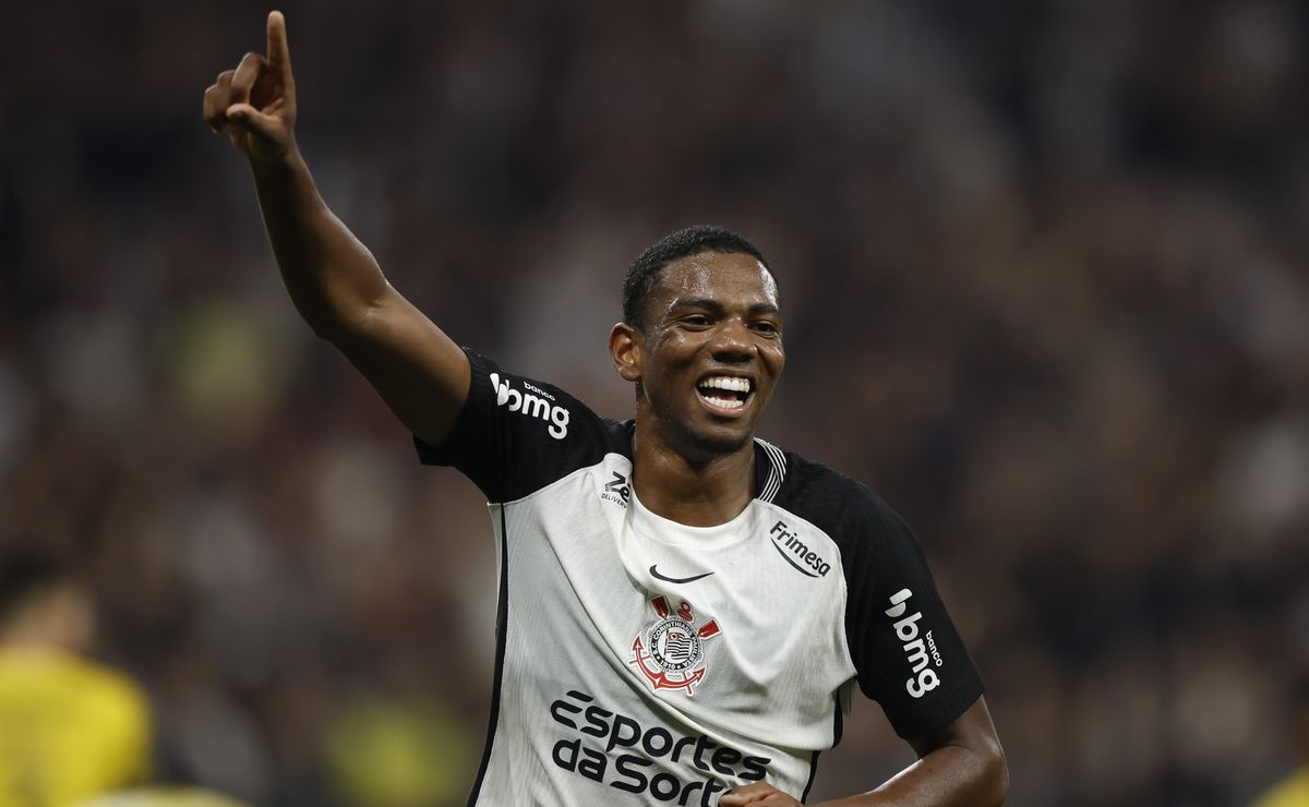 André Luiz é contatado pela Inter de Milão após virar destaque no meio de campo do Corinthians