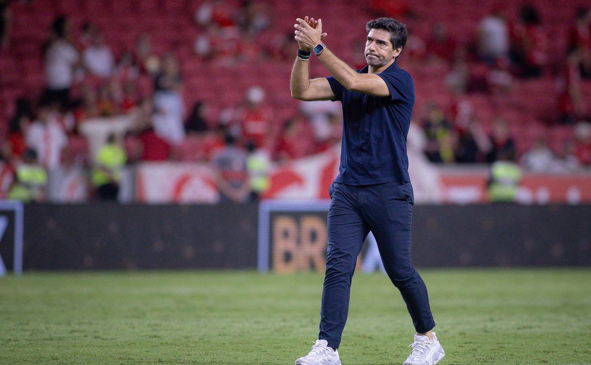 Abel Ferreira desabafa sobre arbitragem de Internacional x Palmeiras e aponta estar sendo prejudicado