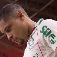 Vitor Roque empurra árbitro de Internacional x Palmeiras