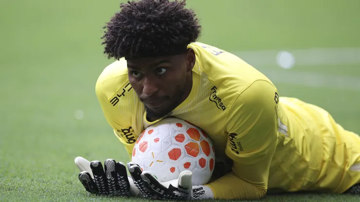 Hugo Souza acelera a história no Corinthians e entra em patamar reservado aos ídolos - Foto Mateus BonomiAGIF