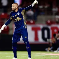 Weverton vira liderança no Grêmio