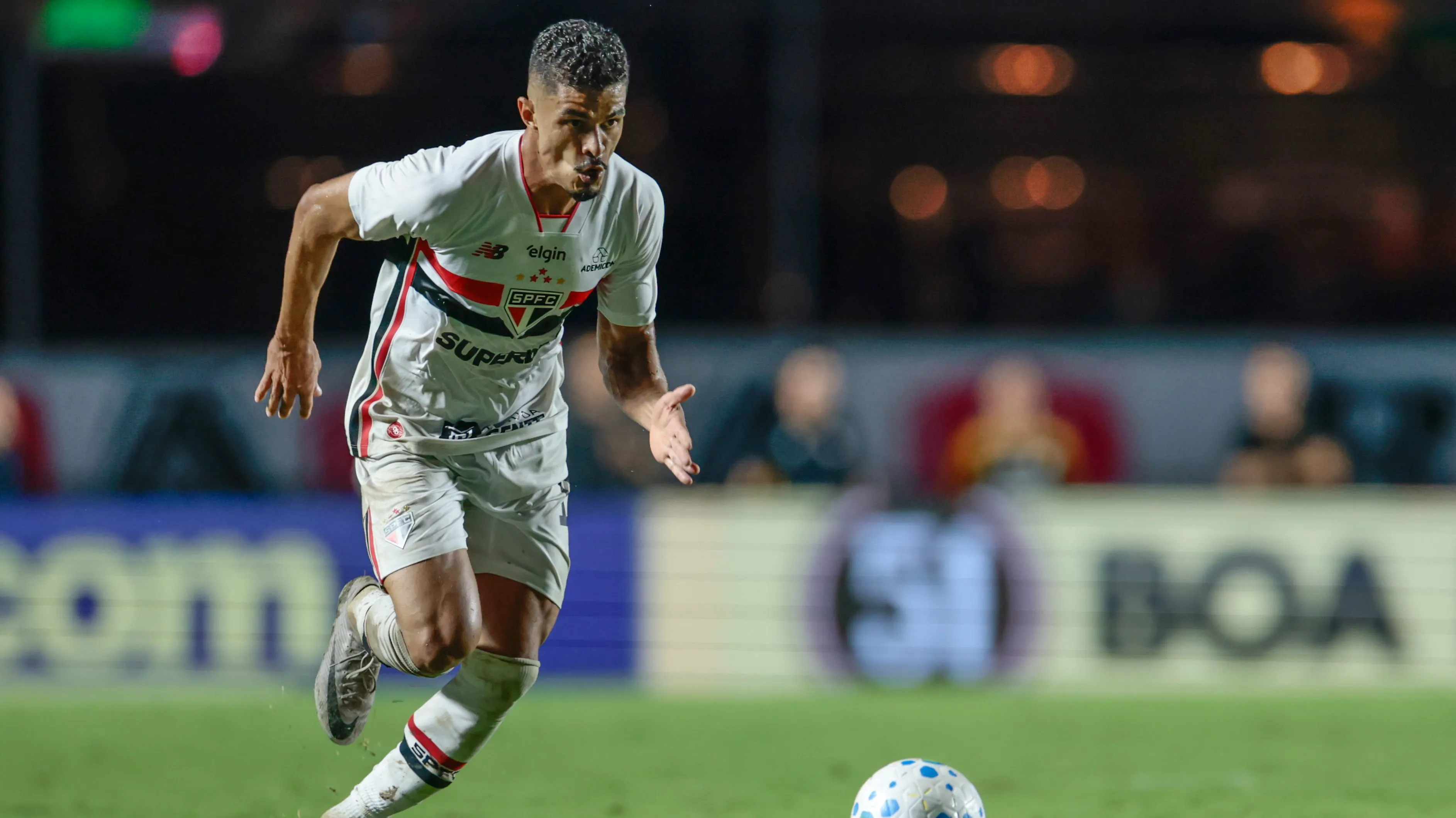 SP – SAO PAULO – 11/02/2026 – BRASILEIRO A 2026, SAO PAULO X GREMIO – Lucas Ramon jogador do Sao Paulo durante partida contra o Gremio no estadio Morumbi pelo campeonato Brasileiro A 2026. Foto: Marcello Zambrana/AGIF