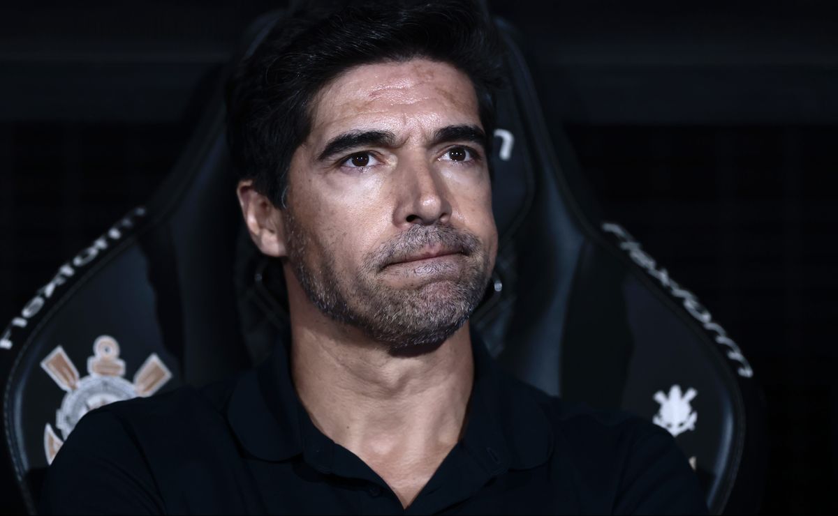 Abel Ferreira pede que CBF e Globo alterem horário dos jogos: “Para eu não chegar em casa 4h da manhã”