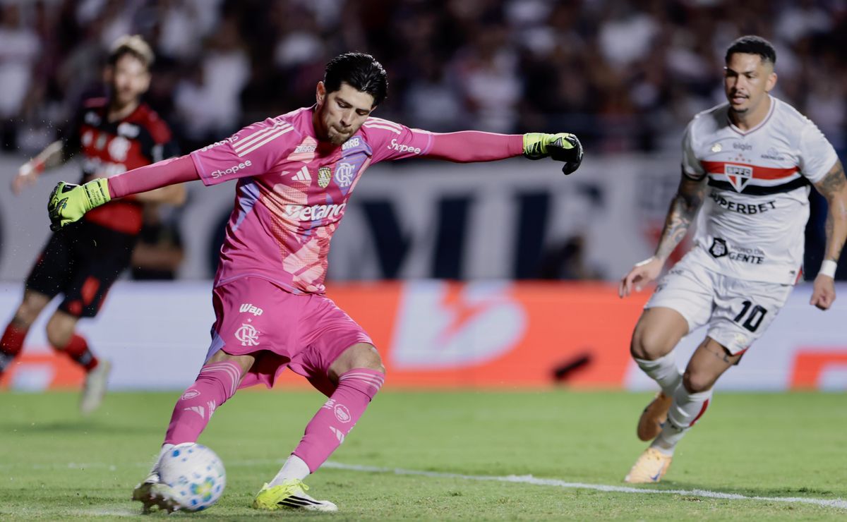 Udinese veio buscar Rossi do Flamengo e diretoria do CRF decidiu barrar negócio