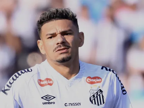 Tiquinho Soares deixa o Santos