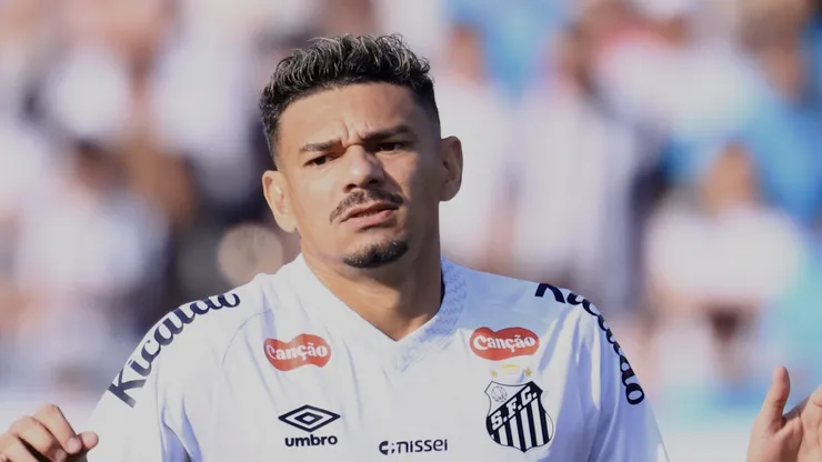 SP - SAO PAULO - 17/08/2025 - BRASILEIRO A 2025, SANTOS X VASCO - Tiquinho Soares jogador do Santos durante partida contra o Vasco no estadio Morumbi pelo campeonato Brasileiro A 2025.