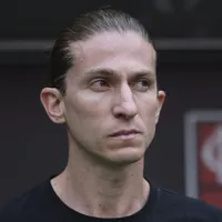 Filipe Luís escala time sem um '9' fixo e Flamengo perde do Lanús