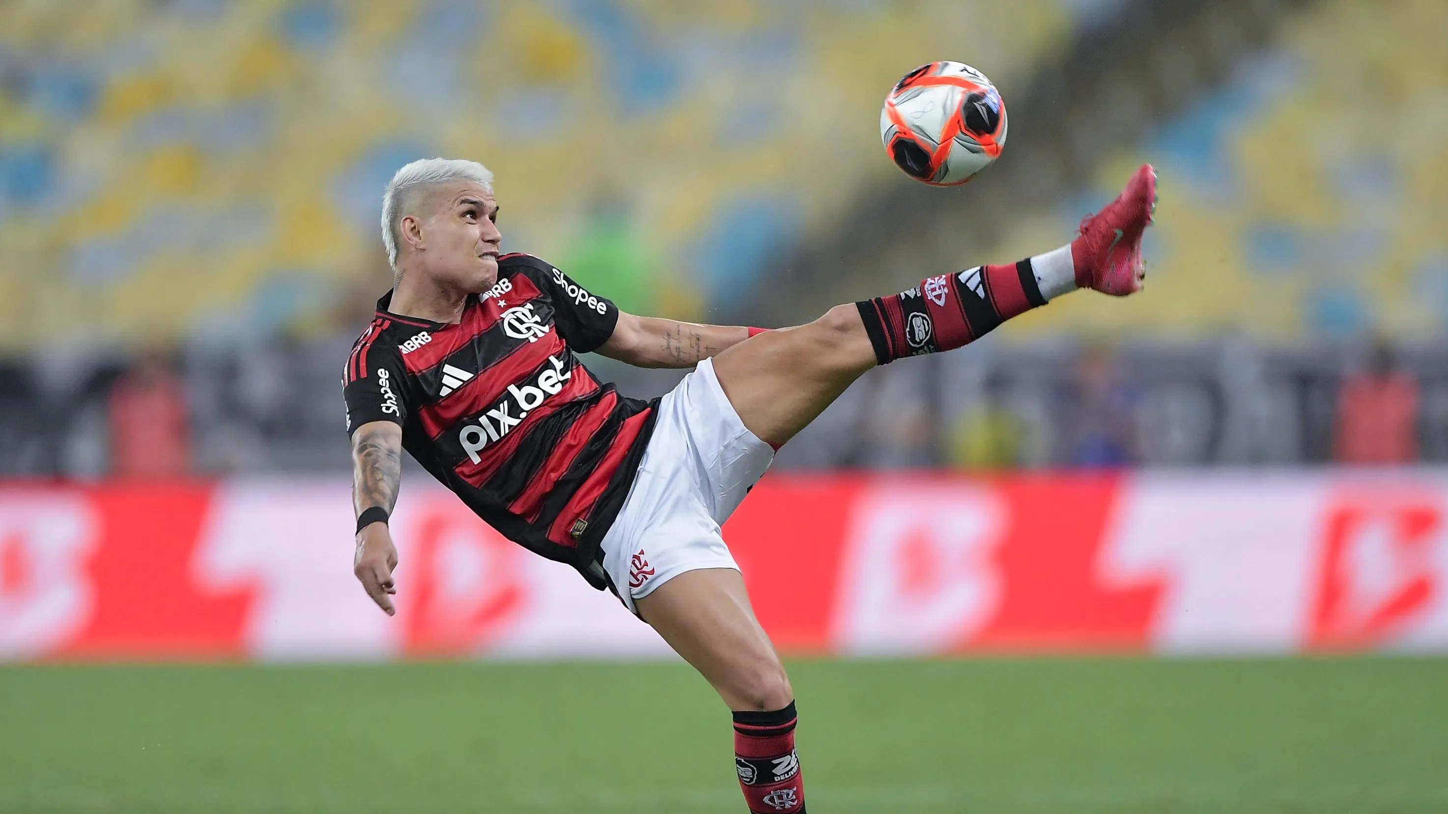Luiz Araújo no Flamengo. Foto: Thiago Ribeiro/AGIF