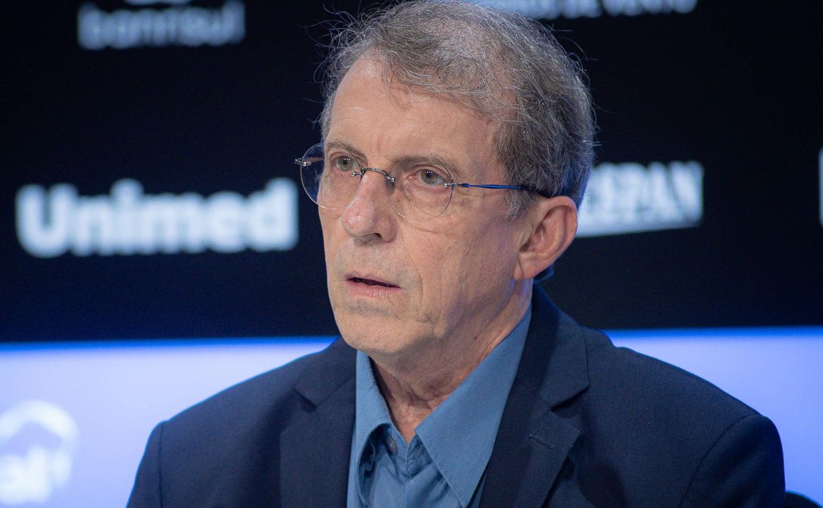 Odorico Roman negocia contratação de novo camisa 10 e Grêmio pode oferecer pré-contrato