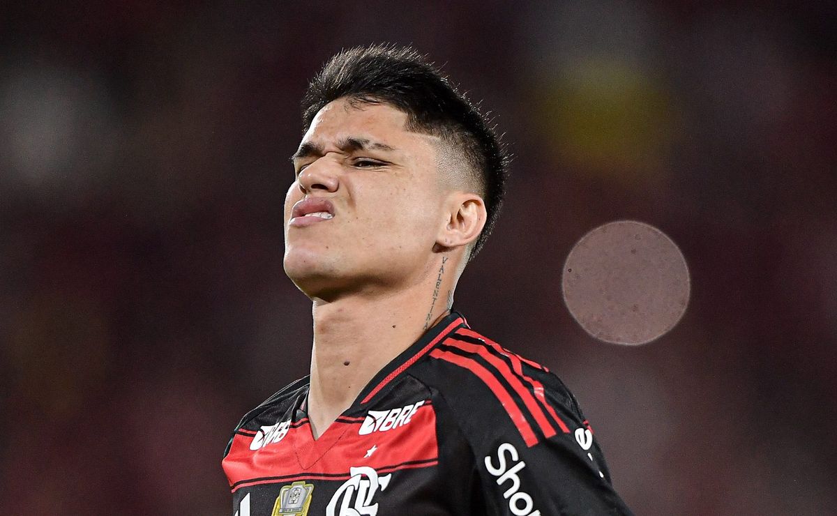 Atlético-MG quer comprar Luiz Araújo, camisa 7 do Flamengo; CRF nega negociação encaminhada