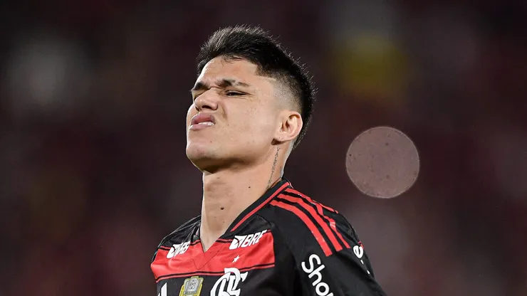 Luiz Araujo jogador do Flamengo durante partida contra o Atletico-MG no estadio Maracana