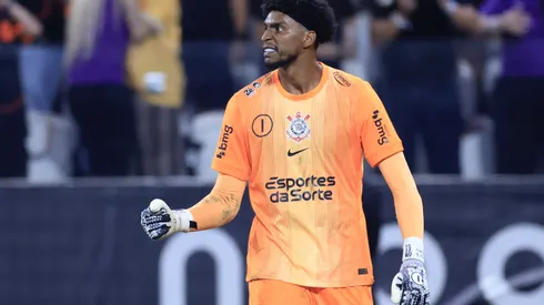 Hugo Souza goleiro do Corinthians durante partida contra o Cruzeiro no estadio Arena Corinthians pelo campeonato Copa Do Brasil 2025.