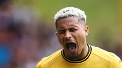 João Gomes em campo pelo Wolves.