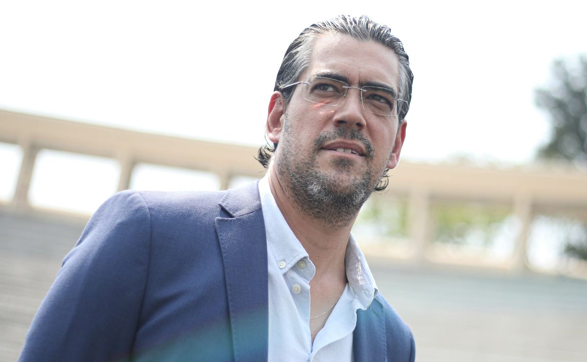 Saída de Jorge Sampaoli não interfere e Paulo Bracks tenta avançar por Luiz Araújo no Atlético-MG