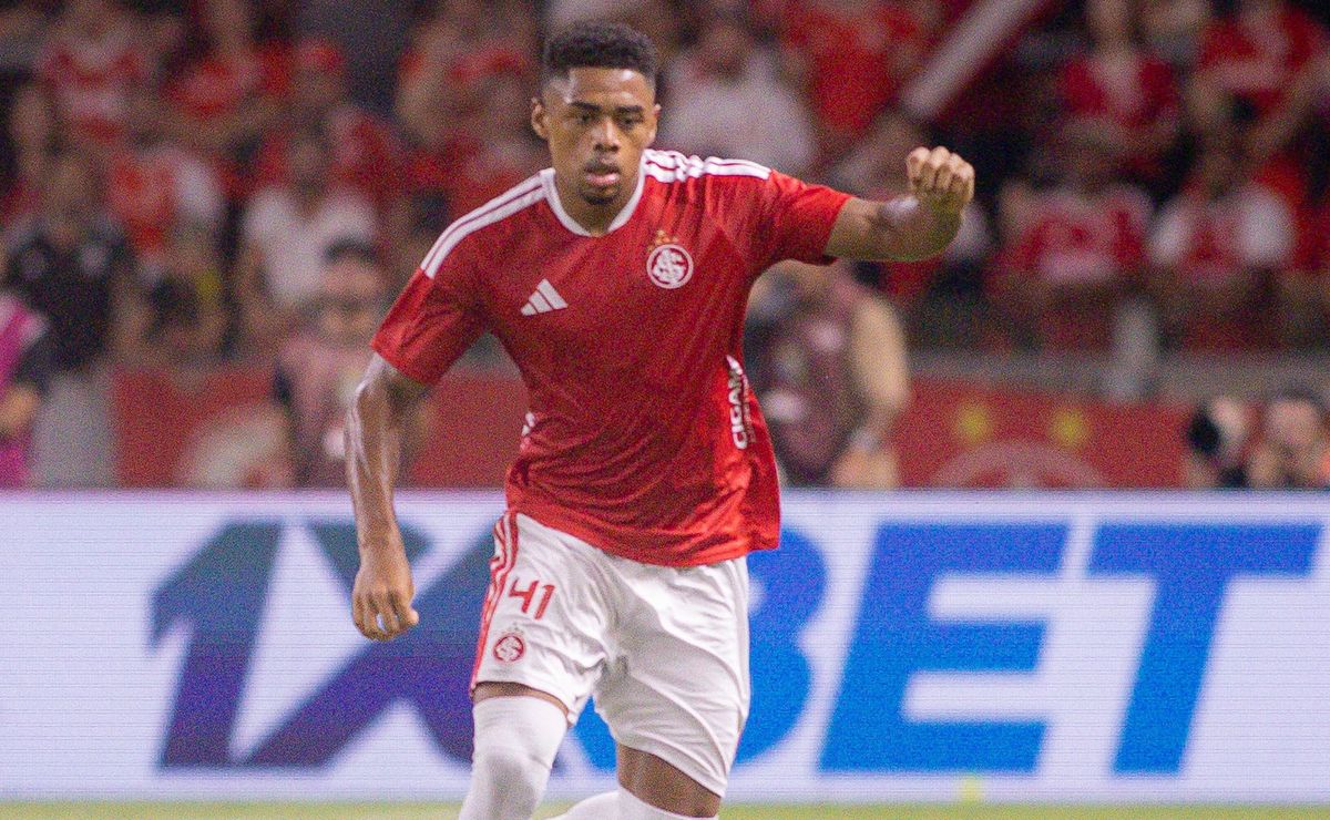 Internacional avalia Victor Gabriel e Paulinho após lesões contra o Palmeiras