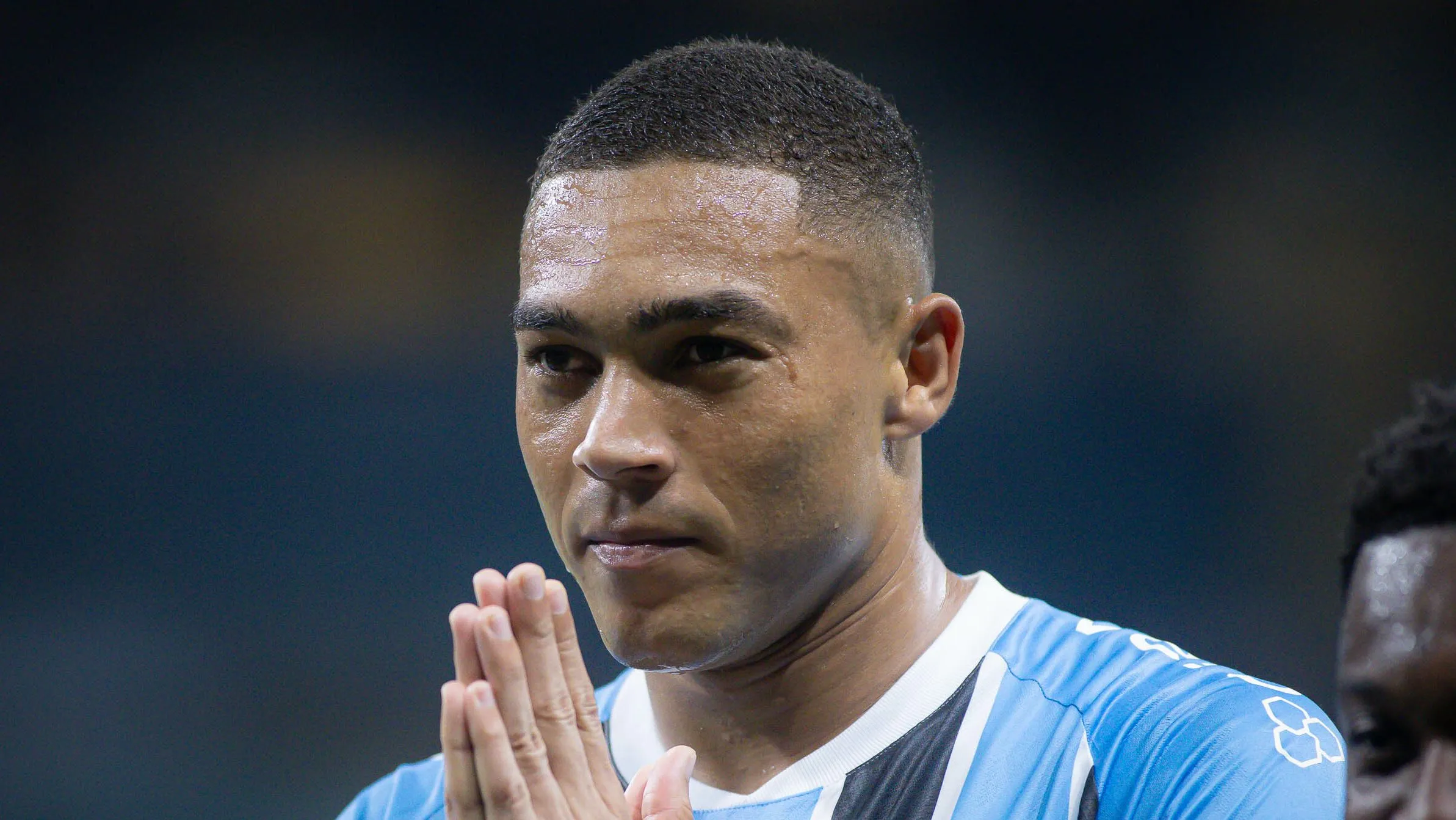 Carlos Vinicius no Grêmio. Foto: Maxi Franzoi/AGIF