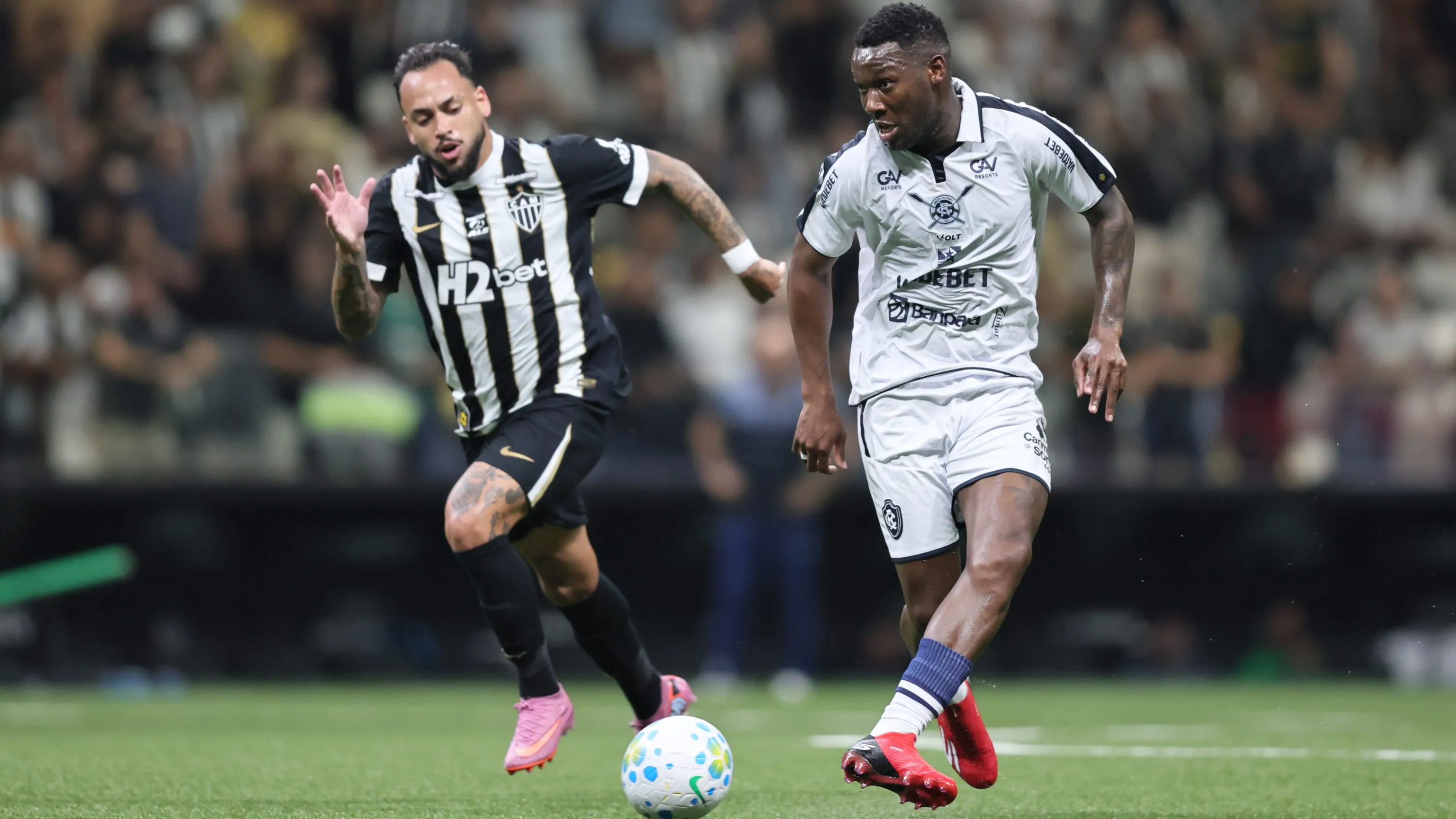 Patrick de Paula jogador do Remo durante partida contra o Atletico no estadio Arena MRV pelo campeonato Brasileiro A 2026. Foto: Gilson Lobo/AGIF