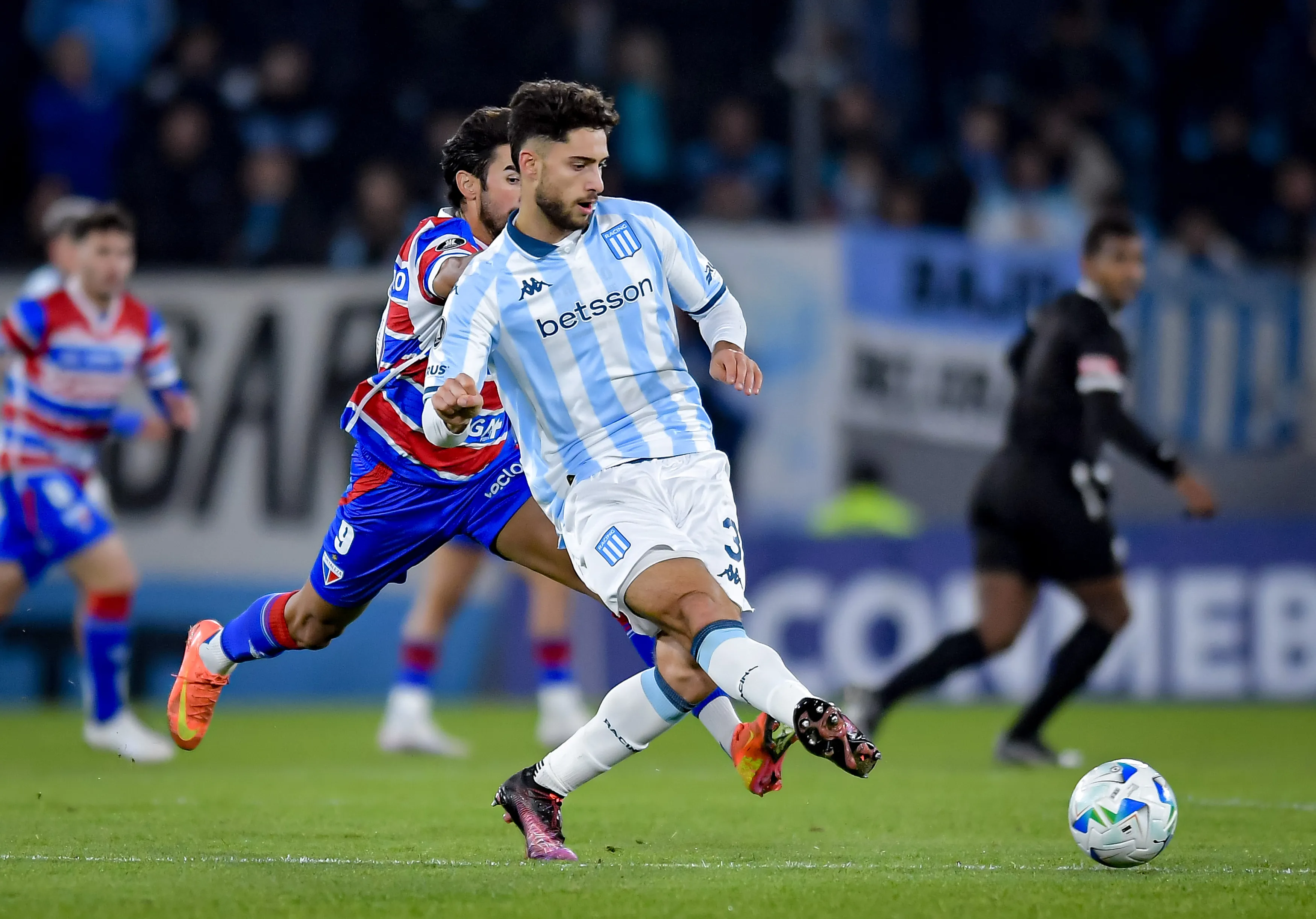 O Santos aguarda uma resposta do Racing. Photo by Marcelo Endelli/Getty Images