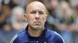 Leonardo Jardim, técnico do Cruzeiro, durante partida contra o Atlético-MG no estádio Arena MRV pelo campeonato Brasileiro A 2025. Foto: Gilson Lobo/AGIF