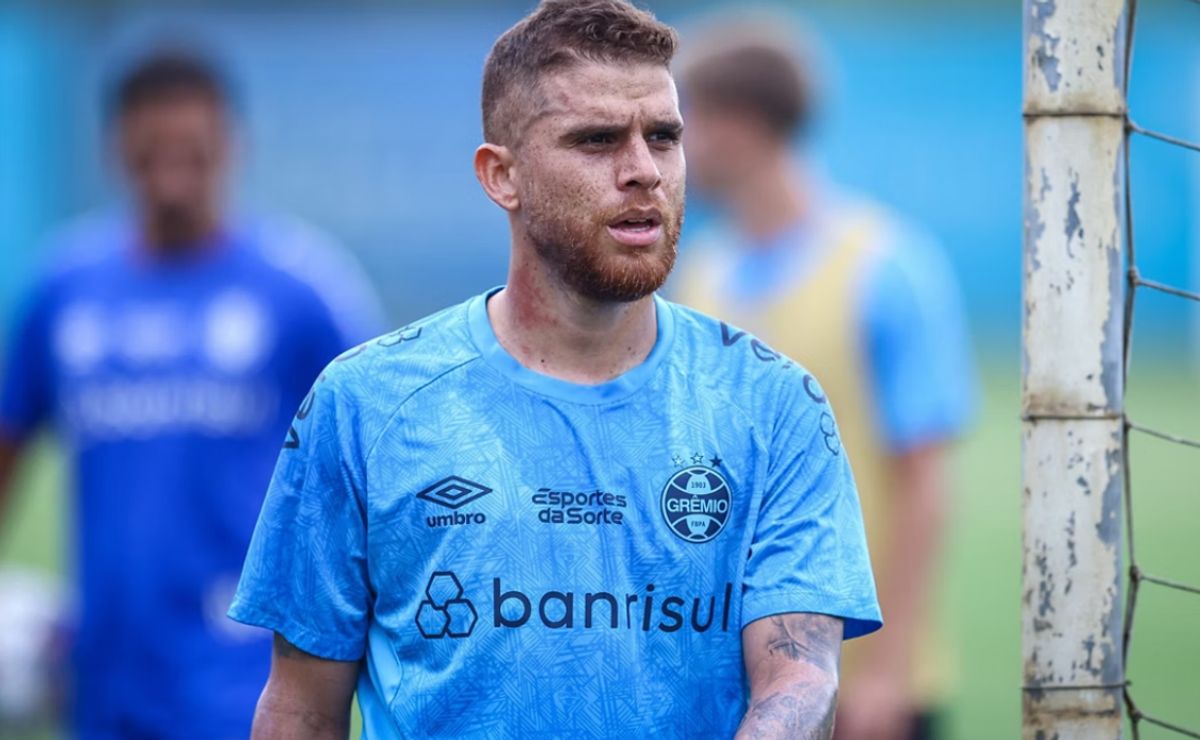 América de Cali intensifica investida por Cuéllar, e Grêmio estuda economia de R$ 12 milhões em salários